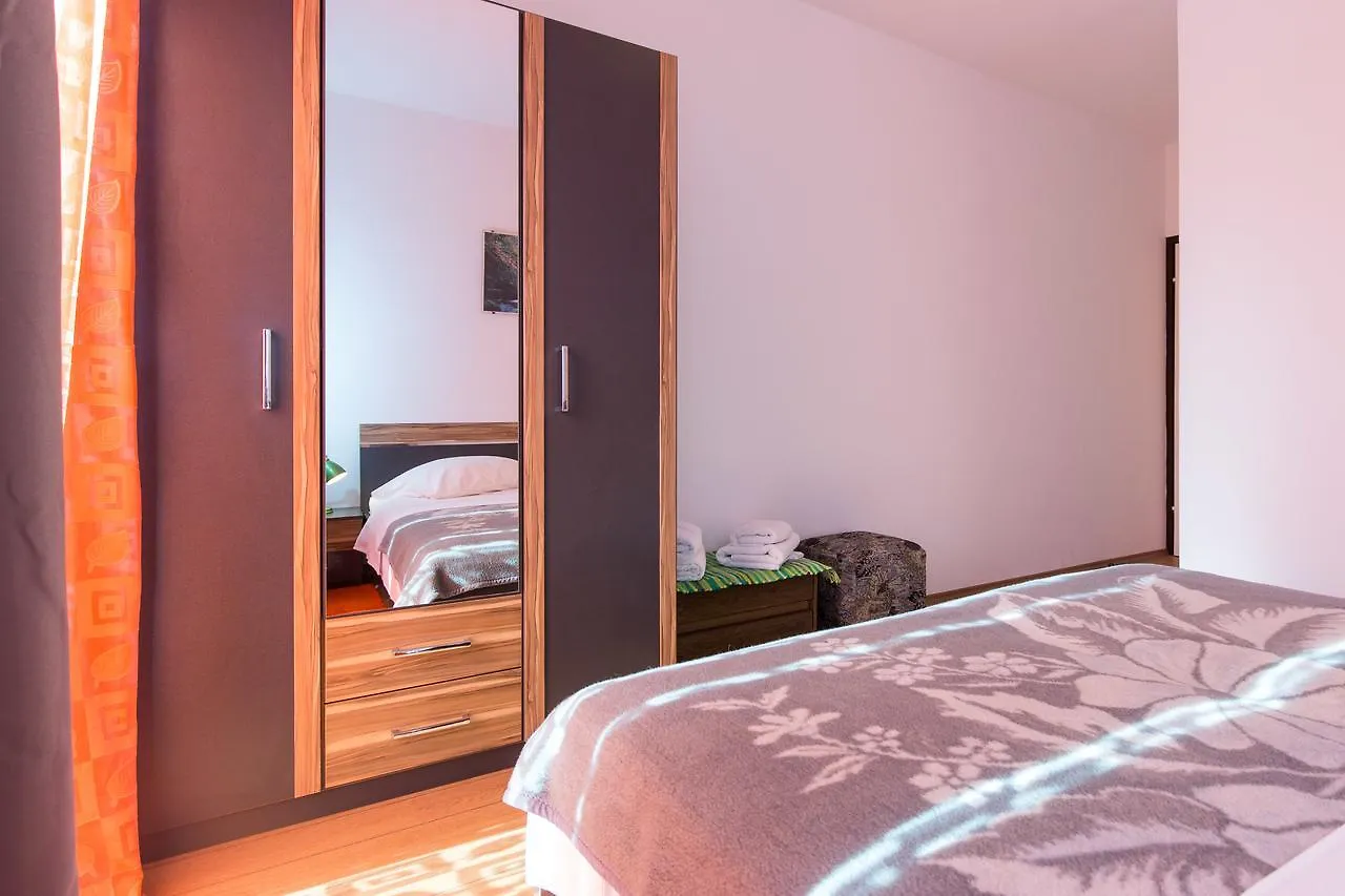 Guesthouse Nihada Punat 0*,