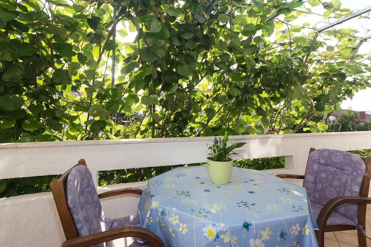 Apartment Guesthouse Nihada Punat
